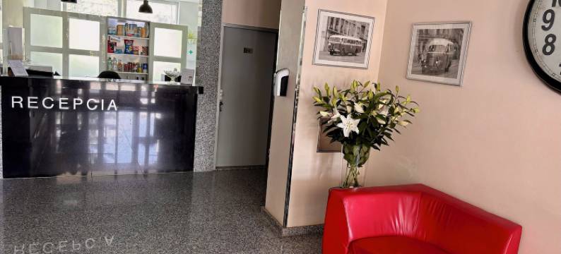 CITY酒店民宿(City Hotel B&B, Reception 24 7, 800m od-from R1, Free Parking)图片