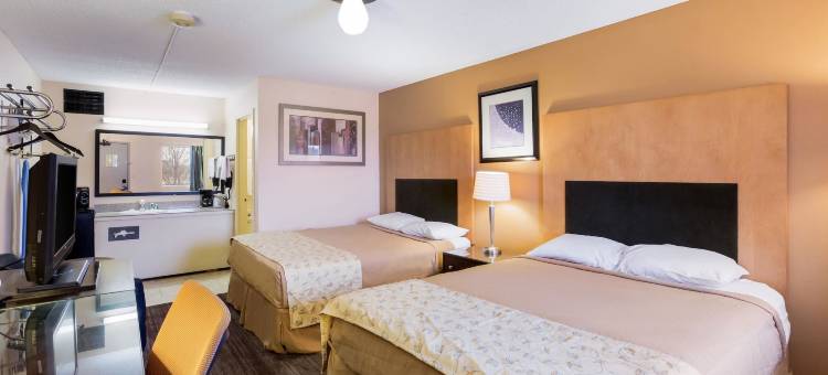 苏城萨金特布拉夫罗德威酒店(Rodeway Inn Sergeant Bluff - Sioux City)图片