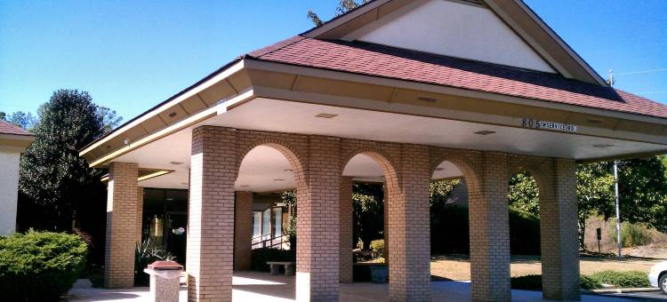 南派恩斯派恩赫斯特温德姆戴斯酒店及会议中心(Days Inn & Conf Center by Wyndham Southern Pines Pinehurst)图片