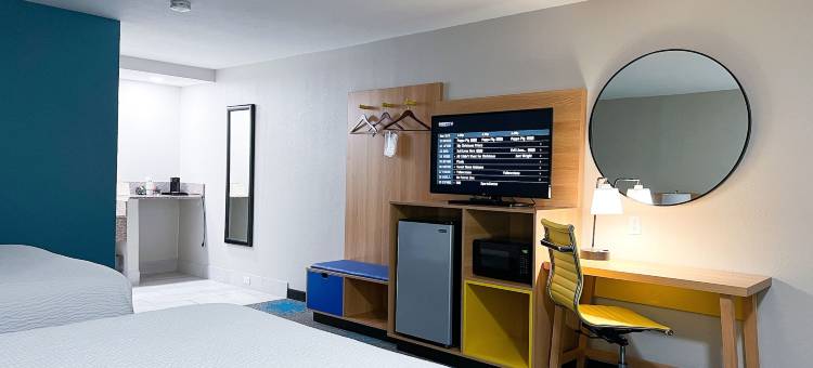 圣罗莎戴斯套房酒店(Days Inn & Suites by Wyndham Santa Rosa)图片