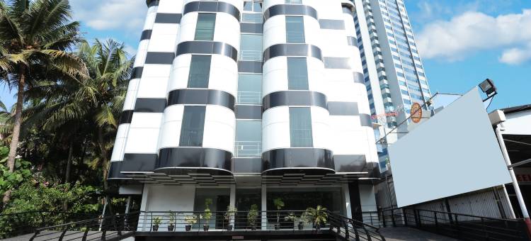 首都 O 10611 伊拉姆马拉巴酒店(Super Townhouse Malabar Illam Kochi)图片