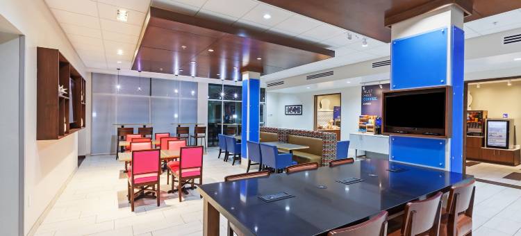 塔尔萨南/伍德兰希尔斯智选假日套房酒店(Holiday Inn Express & Suites Tulsa South - Woodland Hills)图片