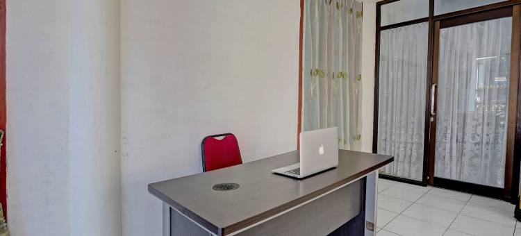 Collection O 92897 英丹酒店 靠近巴韦安港务局(Collection O 92897 Hotel Intan Near Kantor Syahbandar Bawean)图片