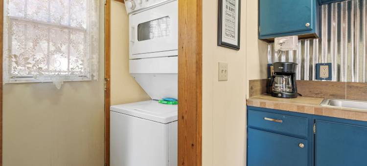 松林小屋(Cabin in the Pines)图片