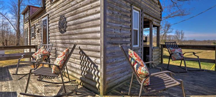 位于肯塔基州的高地牛工作农场小屋(Cabin on Working Highland Cattle Farm in Kentucky)图片