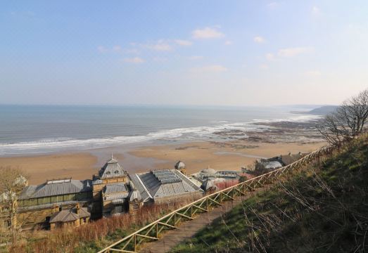 Pines 30 Hotel Overview