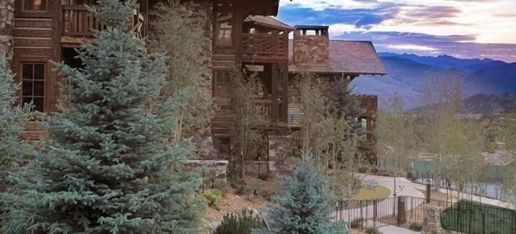 豪华2卧室公寓距离滑雪坡0英尺由RedAwning提供(Luxurious 2 Bedroom0 Feet from the Slopes! Condo by RedAwning)图片