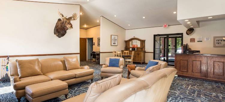 佩托斯基-哈伯斯普林斯凯艺酒店(Quality Inn Petoskey-Harbor Springs)图片