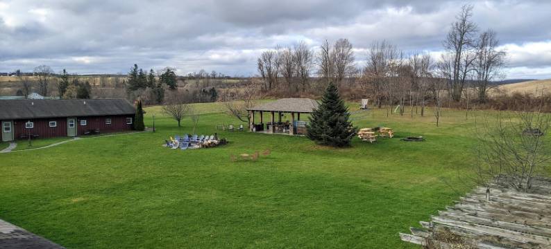 麦田鹰旅店(The Meadowlark Inn)图片