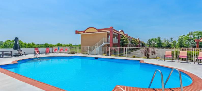 威廉斯敦美洲最佳价值套房酒店(Americas Best Value Inn and Suites Williamstown)图片