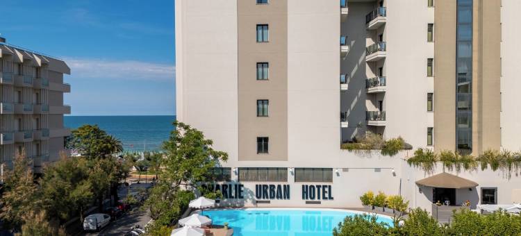 佩沙罗的查理(Charlie in Pesaro)图片