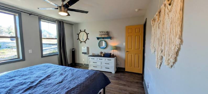 The Tillery Barndo - Two bedrooms/loft, dock, flat lot, spa, trampoline, golf图片