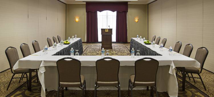 夏洛特机场希尔顿逸林酒店(DoubleTree by Hilton Charlotte Airport)图片