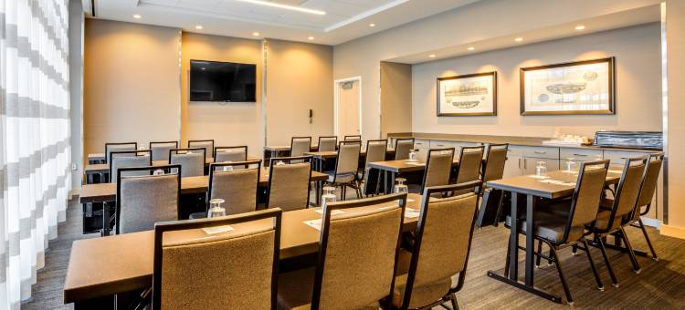 波士顿沃尔瑟姆欢朋套房酒店(Hampton Inn Boston/Waltham)图片