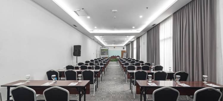 惠斯精选酒店-苏迪曼芝拉扎普(Whiz Prime Hotel Sudirman Cilacap)图片