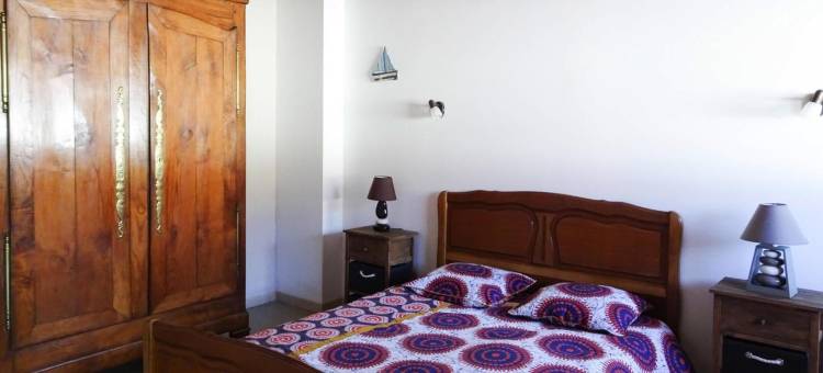 Holiday Home in Guerlesquin near Lake图片