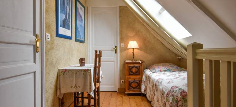 Breton Escape in Querrien图片