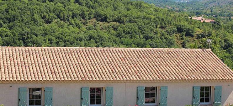 Quiet holiday home in Les Vans with pool图片
