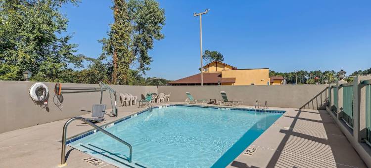 斯托克布里奇亚特兰大南 I-75 凯艺套房酒店(Quality Inn & Suites Stockbridge Atlanta South I-75)图片