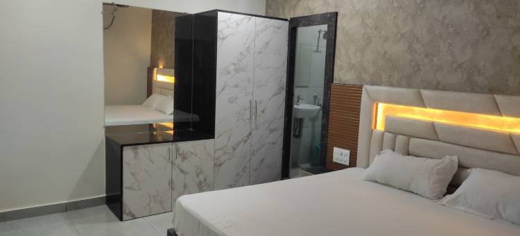 NVR Grand酒店(Hotel NVR Grand)图片