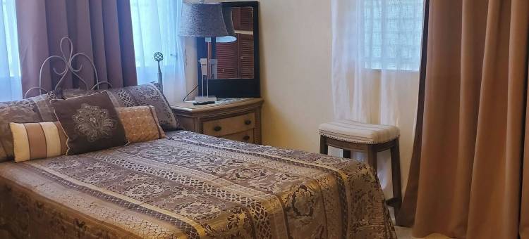 靠近海滩的舒适角落，带泳池(Cozy Corner With Pool Minutes Away From the Beach)图片