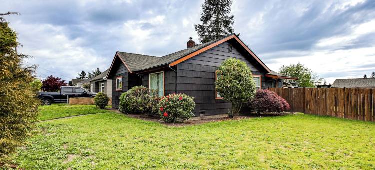 距翡翠唐斯3英里：宠物友好之家(3 Mi to Emerald Downs: Pet-friendly Home)图片