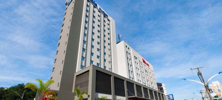 宜必思纳维根特斯伊塔雅伊酒店(Ibis Navegantes Itajai)图片