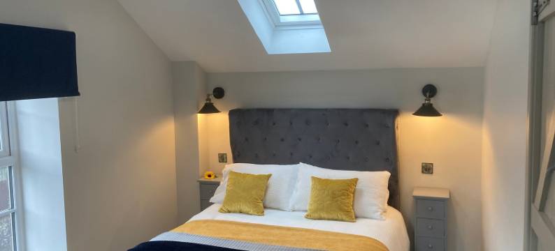 Great country-style house with a courtyard图片