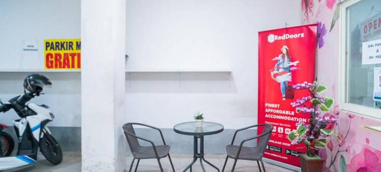 红门酒店@MERR龙骨特古农阿尼亚街(RedDoorz at Merr Rungkut Jl Gunung Anyar)图片