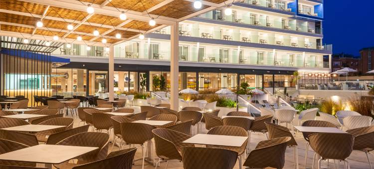蔚蓝酒店(L'Azure Hotel)图片
