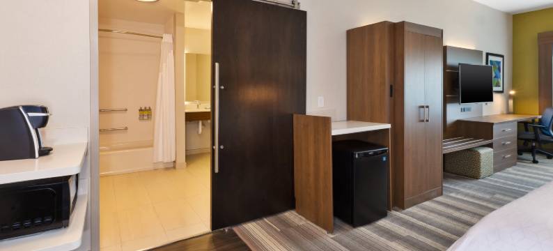 米兰–桑达斯基地区洲际智选假日套房酒店(Holiday Inn Express & Suites MILAN – SANDUSKY AREA by IHG)图片