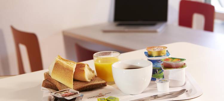 塔布巴斯蒂拉克普瑞米尔经典酒店(Premiere Classe Tarbes - Bastillac)图片