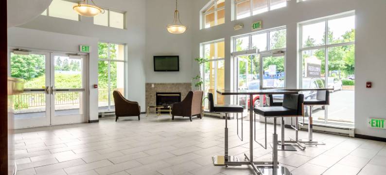 得梅因红狮套房酒店(Red Lion Inn & Suites des Moines)图片