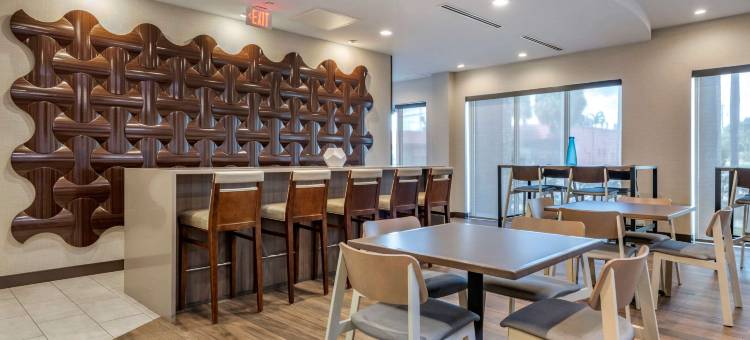 罗德岱尔堡机场-邮轮码头舒适套房酒店(Comfort Suites Fort Lauderdale Airport & Cruise Port)图片