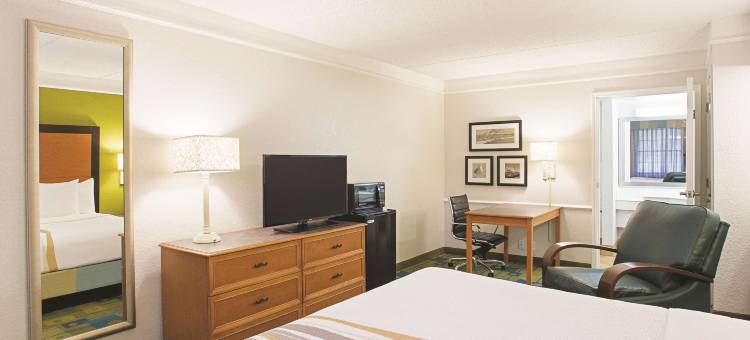 圣地亚哥丘拉维斯塔拉昆塔温德姆酒店(La Quinta Inn by Wyndham San Diego Chula Vista)图片