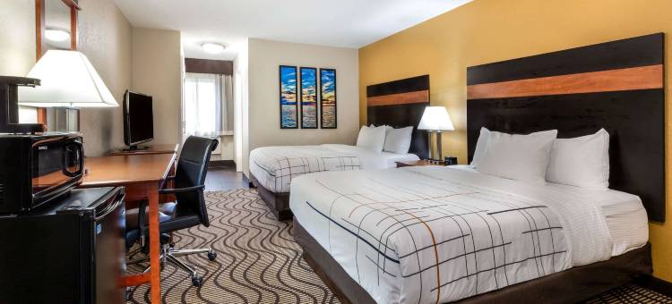 拉昆塔温德姆酒店-近桑达斯基锡达波因特(La Quinta Inn by Wyndham Sandusky Near Cedar Point)图片