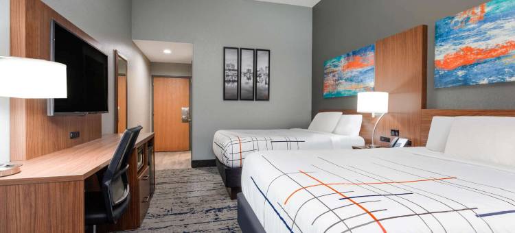 圣彼得堡东北拉昆塔温德姆套房酒店(La Quinta Inn & Suites by Wyndham St. Petersburg Northeast)图片