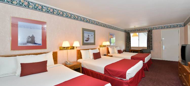 麦基诺城温德姆Travelodge酒店(Travelodge by Wyndham Mackinaw City)图片