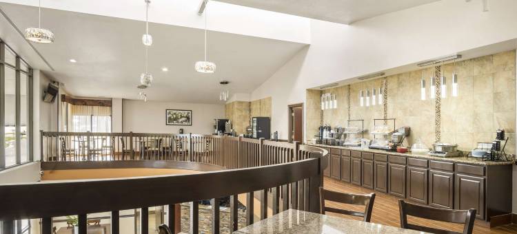 大急流城机场贝蒙特旅馆套房酒店(AmericInn by Wyndham Grand Rapids Airport North)图片