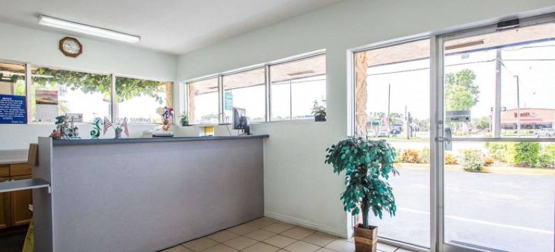 皮尔斯堡I-95罗德威酒店(Rodeway Inn Fort Pierce I-95)图片