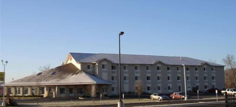 韦弗利美宿套房酒店(Ameristay Inn & Suites)图片