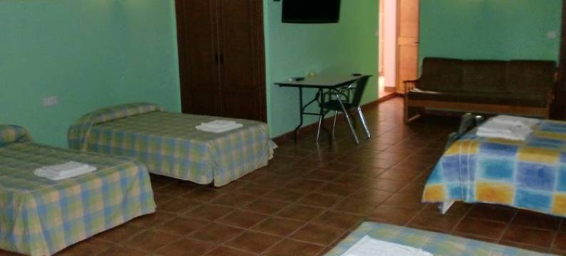 拉斯特雷斯霍塔斯旅舍(Hostal las Tres Jotas)图片