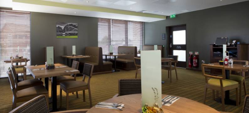 普瑞米尔贝德福德镇中心河畔酒店(Premier Inn Bedford Town Centre)图片
