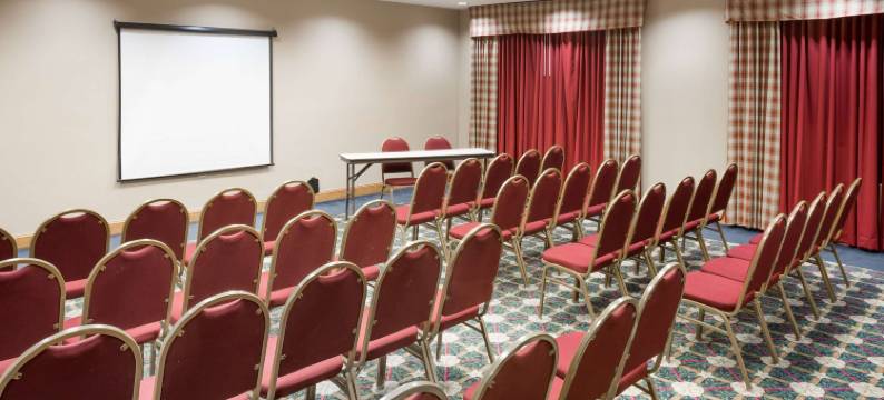 迈尔斯堡机场温德姆呗盟酒店(Baymont by Wyndham Fort Myers Airport)图片