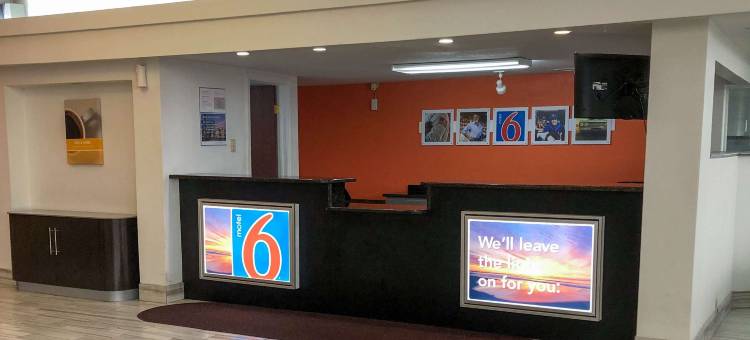 佛罗里达代托纳比奇- 赛道 6号汽车旅馆(Motel 6 Daytona Beach, FL - Speedway)图片