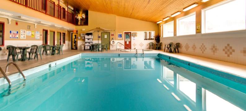 炉畔套房旅馆(Fireside Inn and Suites)图片