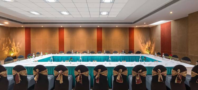 温达文妮迪文萨诺瓦波蒂科酒店(Nidhivan Sarovar Portico Vrindavan)图片