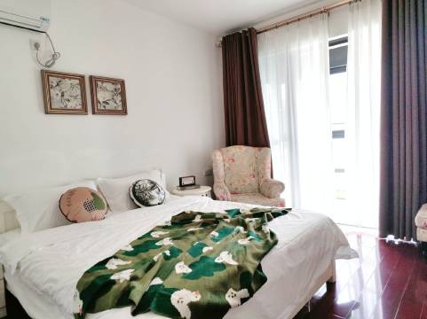 露雯美宿公寓(蓉江路1号分店)