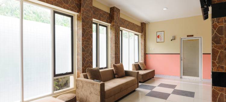 红门酒店尼尔丛林水上乐园茂物(RedDoorz Near the Jungle Waterpark Bogor)图片