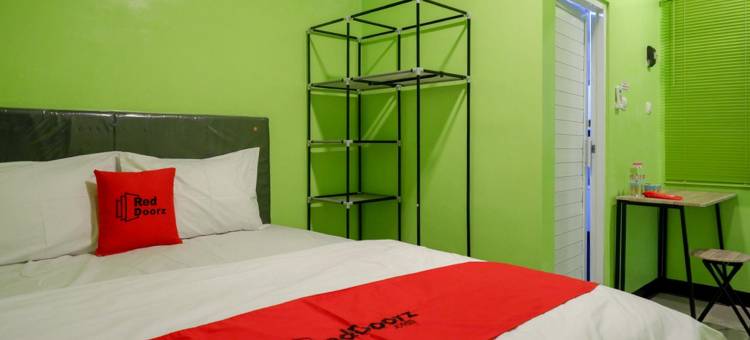 红多兹酒店-三宝垄加陀萨布陀街(RedDoorz @ Jalan Gatot Subroto Semarang)图片